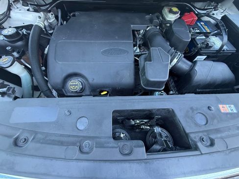 Used 2016 Ford Explorer XLT w/ Equipment Group 202A image 34