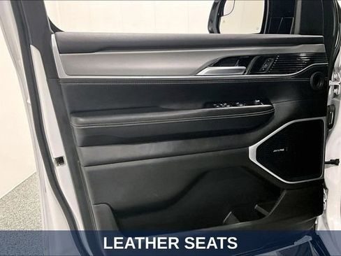 Used 2024 Jeep Wagoneer Series II AWD/4WD image 28