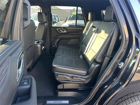 Used 2024 GMC Yukon SLT image 24