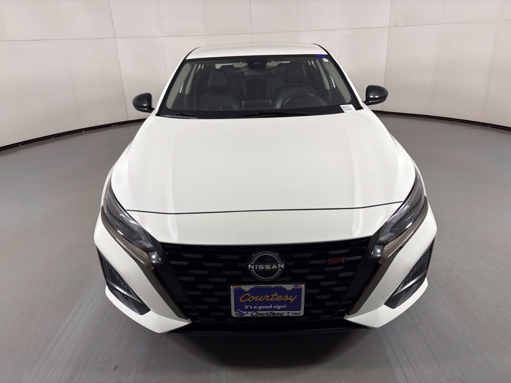 Used 2024 Nissan Altima 2.5 SR FWD image 3