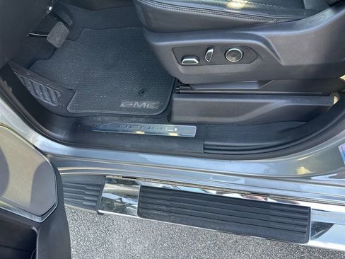 Used 2024 GMC Sierra 1500 Denali w/ Technology Package image 12