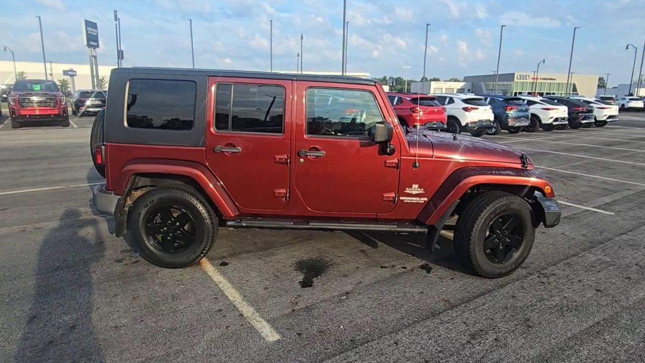 Used 2010 Jeep Wrangler Unlimited Sahara AWD/4WD image 10