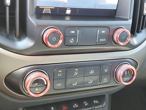 Used 2022 Chevrolet Colorado Z71 w/ Z71 Midnight Edition image 20