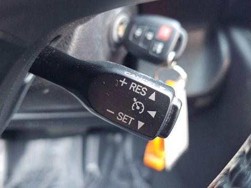 Used 2016 Toyota Camry SE FWD image 14