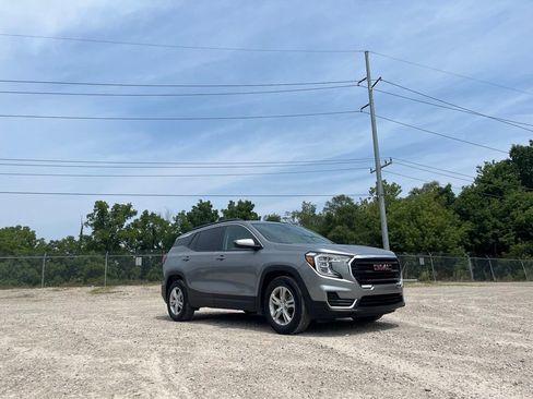 Used 2023 GMC Terrain SLE w/ Driver Convenience Package FWD image 7