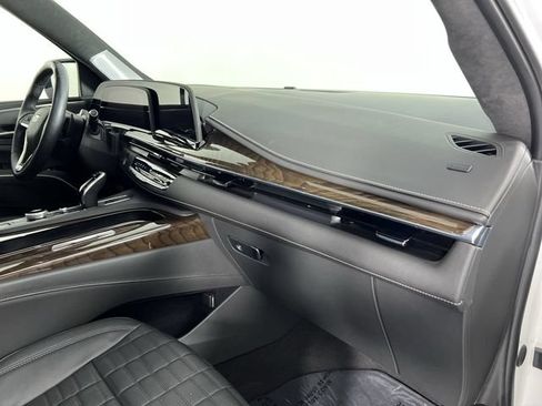 Certified 2024 Cadillac Escalade Sport Platinum AWD/4WD image 30