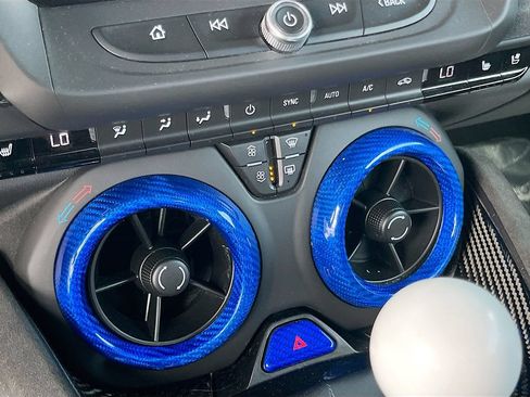 Used 2019 Chevrolet Camaro ZL1 RWD image 16