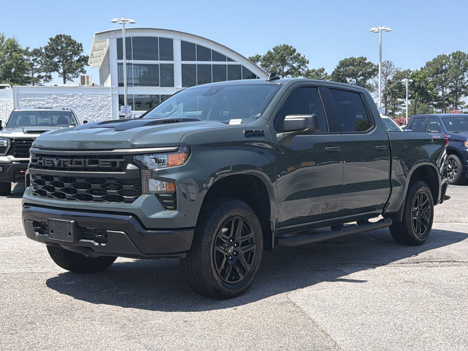 Used 2025 Chevrolet Silverado 1500 Custom Trail Boss w/ Turbomax Blackout Package AWD/4WD image 7
