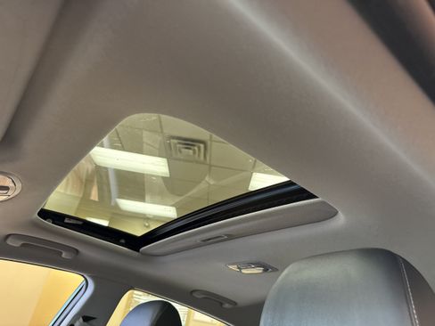 Used 2019 Hyundai Ioniq Limited FWD image 7