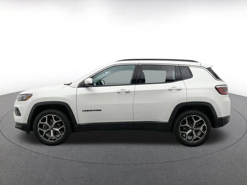 Used 2025 Jeep Compass Limited AWD/4WD image 4