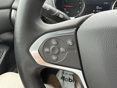 Used 2023 Chevrolet Traverse LT AWD/4WD image 37