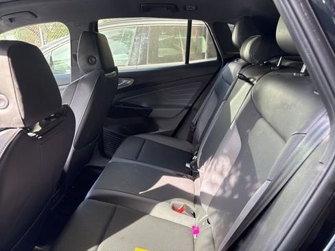 Used 2023 Volkswagen ID.4 Pro S image 7