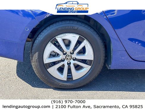 Used 2017 Toyota Prius Two w/ Prius Two Safety Plus Package FWD image 10