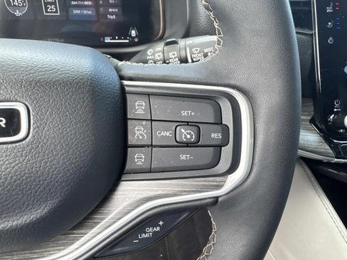 Used 2023 Jeep Wagoneer Series III w/ Convenience Group I RWD image 26