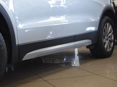 Used 2020 Cadillac XT4 Premium Luxury image 13