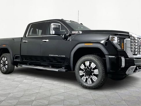 New 2026 GMC Sierra 2500 Denali w/ Denali Reserve Package image 3