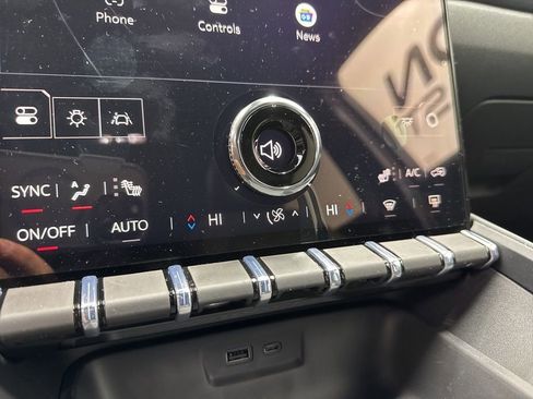 New 2026 GMC Terrain AT4 w/ Technology Package II AWD/4WD image 16