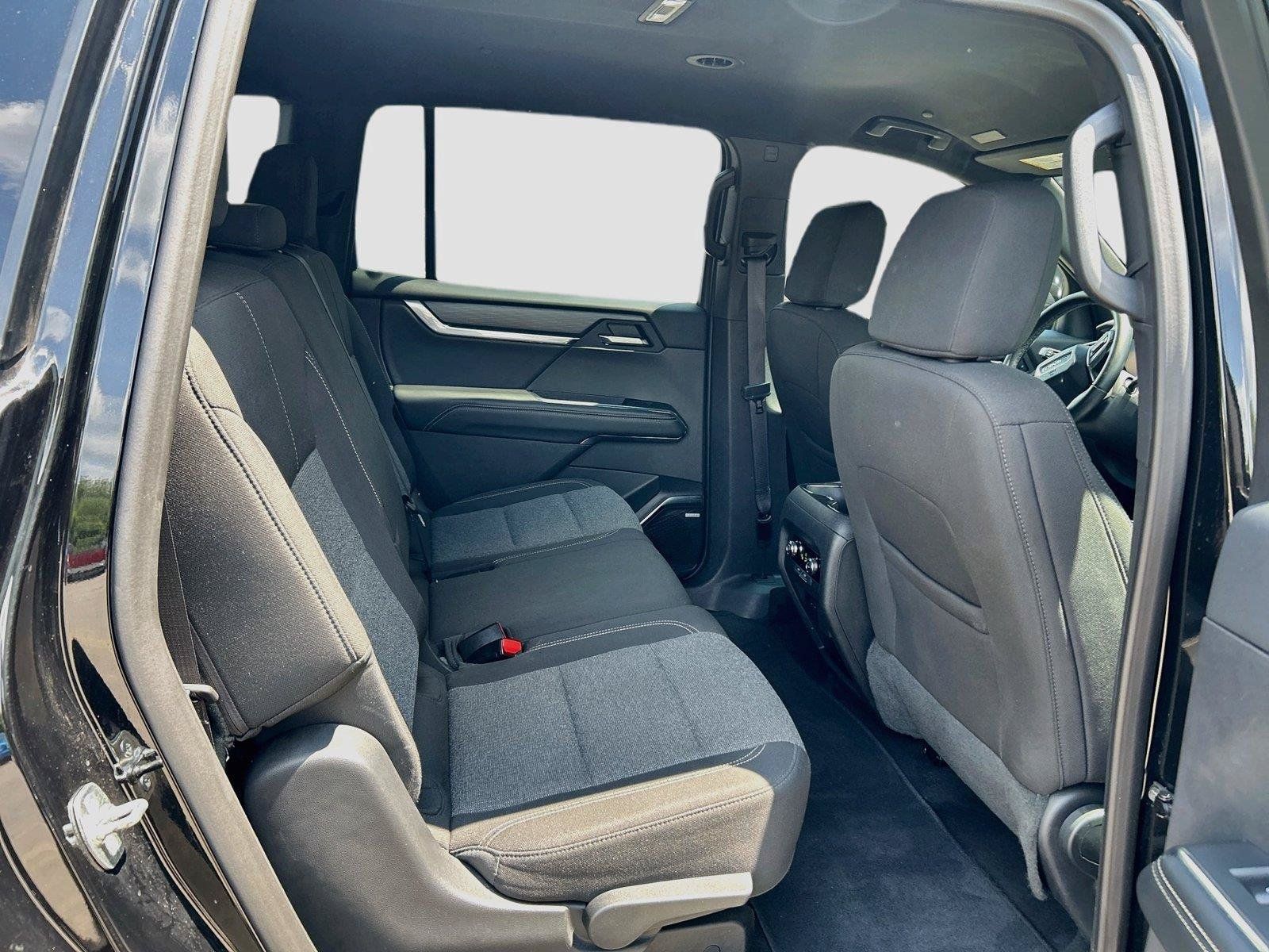 Used 2025 GMC Acadia Elevation AWD/4WD image 23