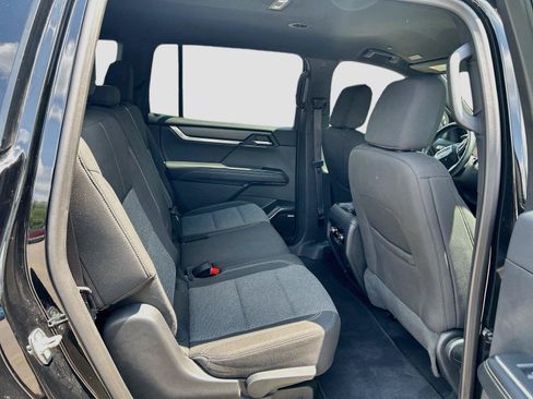 Used 2025 GMC Acadia Elevation AWD/4WD image 23