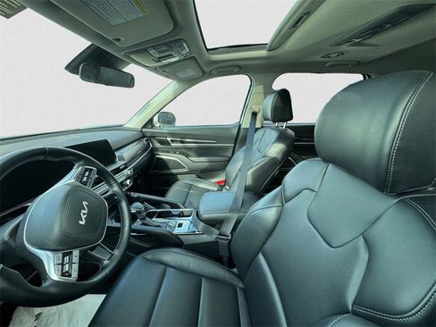 Used 2025 Kia Telluride S image 6