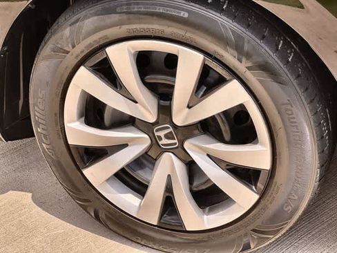 Used 2022 Honda Civic LX image 9