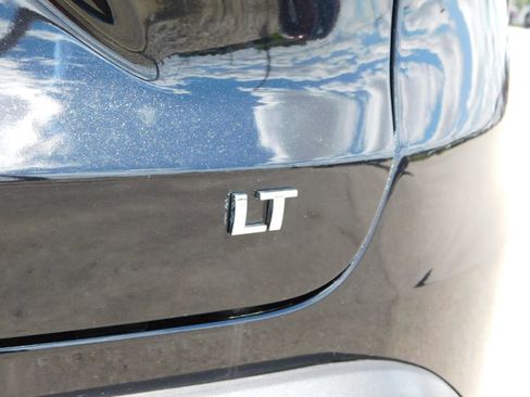 Used 2025 Chevrolet Trax LT w/ LT Convenience Package FWD image 37