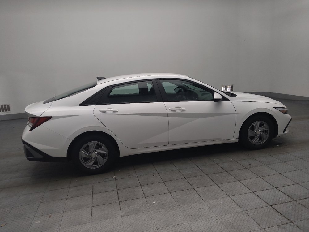 Used 2024 Hyundai Elantra SE FWD image 10