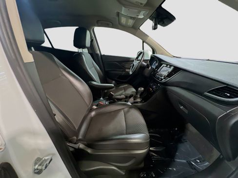 Used 2022 Buick Encore Preferred w/ Safety Package FWD image 18