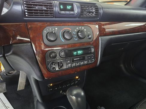 Used 2003 Chrysler Sebring Limited image 23