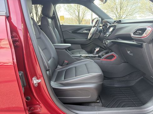 Used 2021 Chevrolet TrailBlazer RS w/ Technology Package image 31