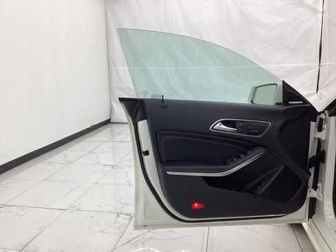 Used 2014 Mercedes-Benz CLA 250 4MATIC image 18