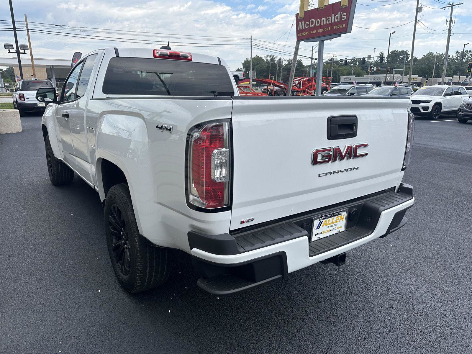 Used 2022 GMC Canyon Elevation Standard w/ Convenience Package AWD/4WD image 9