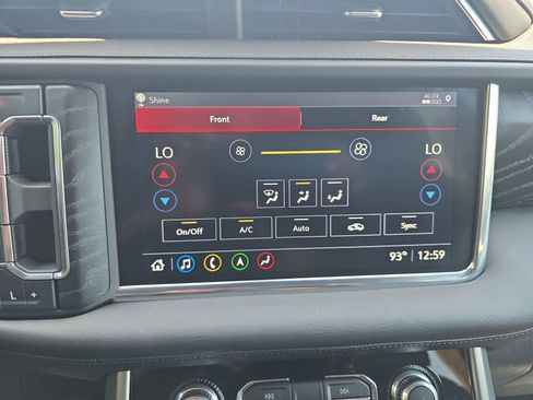 Used 2021 GMC Yukon XL Denali w/ Denali Premium Package AWD/4WD image 23