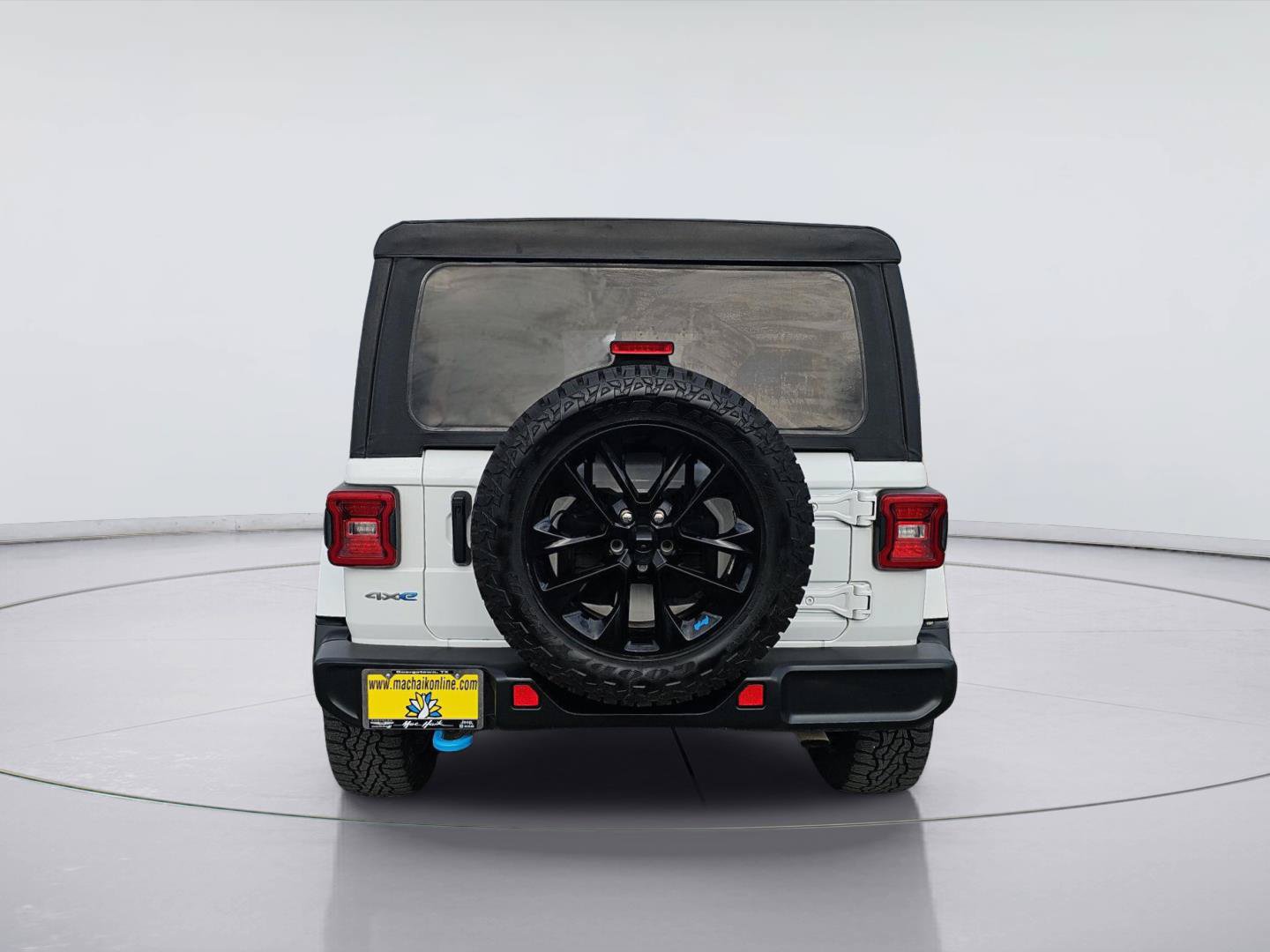Used 2022 Jeep Wrangler Unlimited Sahara AWD/4WD image 4