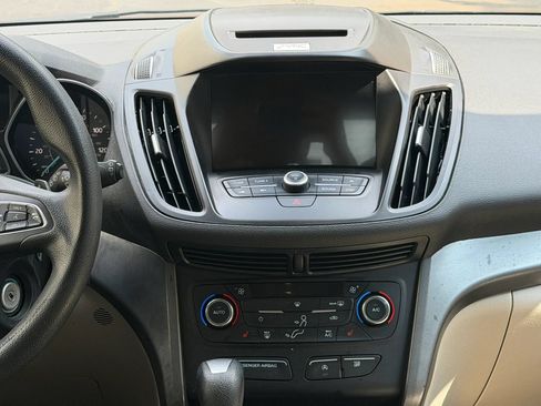 Used 2017 Ford Escape SE w/ Equipment Group 201A FWD image 16
