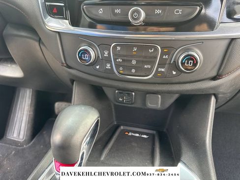 Used 2023 Chevrolet Traverse RS FWD image 15