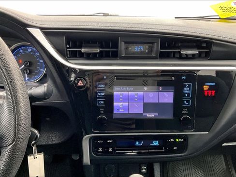 Used 2019 Toyota Corolla LE image 5