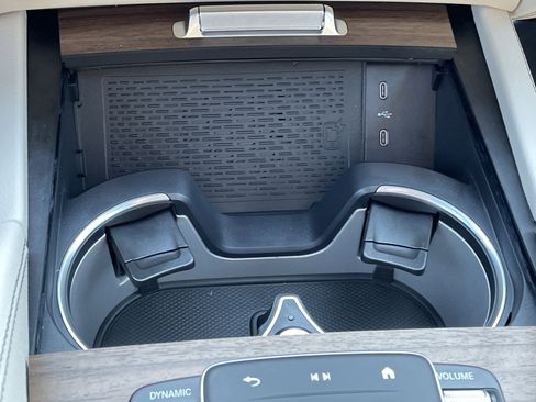 New 2026 Mercedes-Benz GLS 580 4MATIC image 32