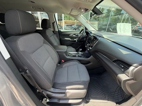 Used 2018 Chevrolet Traverse LT AWD/4WD image 11