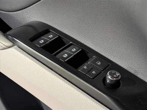 Used 2020 Toyota Camry XSE w/ Navigation Package image 13