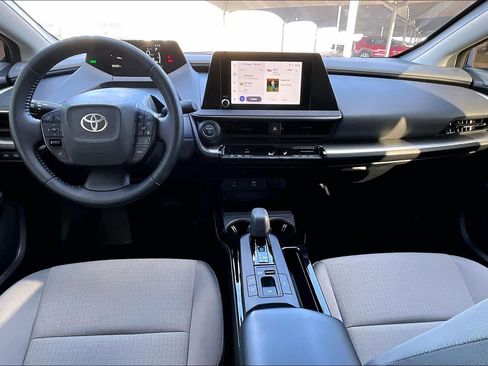 Used 2025 Toyota Prius LE image 13