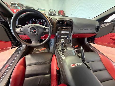 Used 2010 Chevrolet Corvette Z06 w/ Preferred Equipment Group RWD image 24