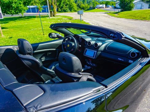 Used 2011 Ferrari California RWD image 38