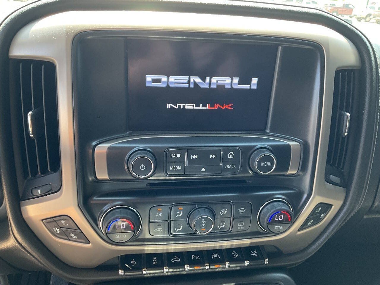Used 2017 GMC Sierra 1500 Denali w/ Denali Ultimate Package AWD/4WD image 17