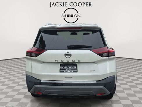 Used 2021 Nissan Rogue SV w/ Premium Package FWD image 6