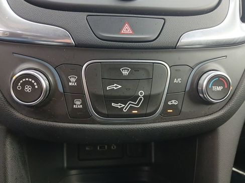 Used 2019 Chevrolet Equinox LT image 19