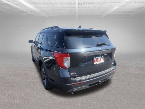 Used 2023 Ford Explorer XLT w/ Equipment Group 202A AWD/4WD image 8