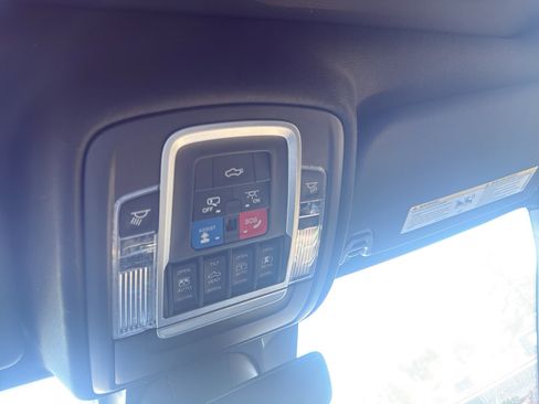 Used 2020 RAM 1500 Limited AWD/4WD image 33