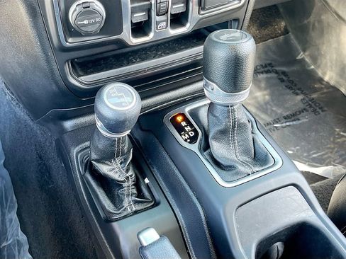 Used 2021 Jeep Wrangler Unlimited Sahara image 16