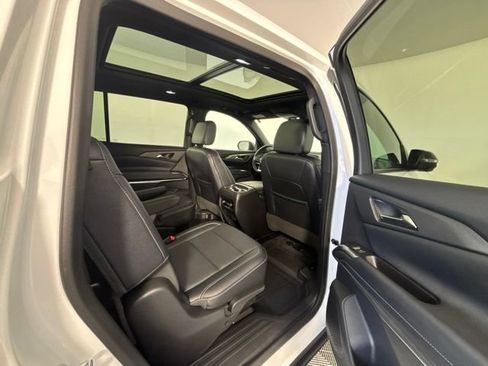 Used 2025 Chevrolet Traverse LT w/ Sun and Wheel Package AWD/4WD image 31
